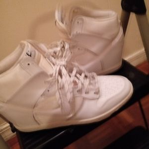 Pre ownedWOMEN'S Dunk SKY HI HIDDEN WEDGE Essentia
